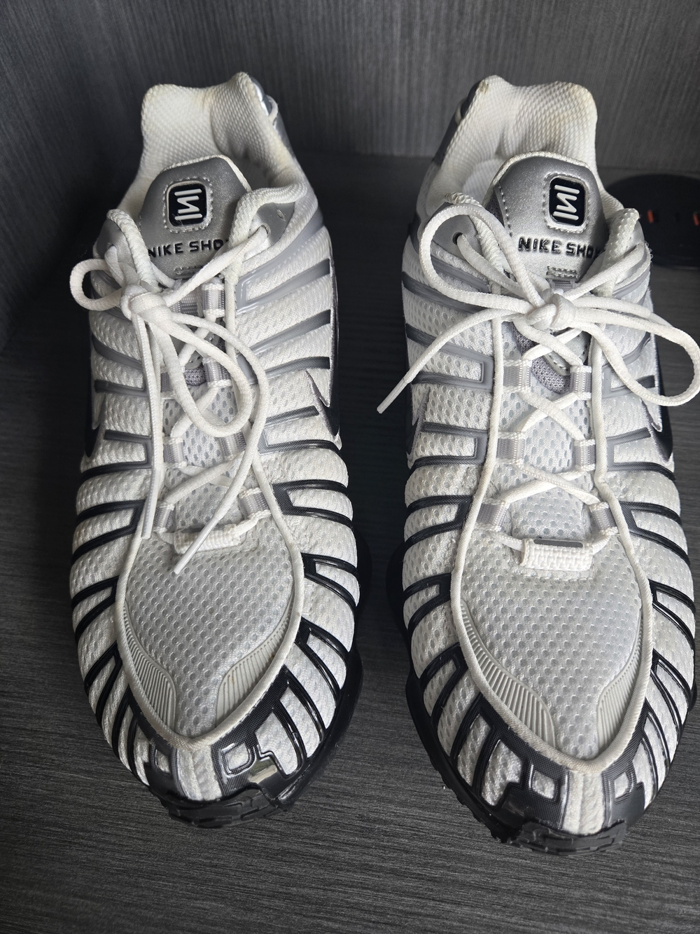 Nike Shox Women Sneakers White Black Size US 9.5 - Picture 2 of 8
